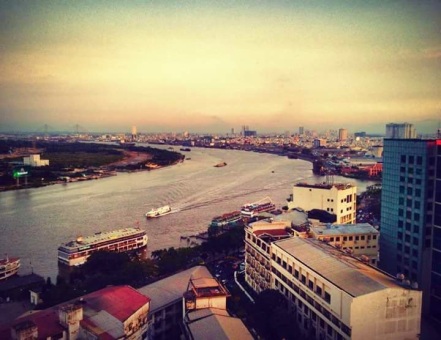 Vue du rooftop de notre hôtel sur la rivière Saïgon
